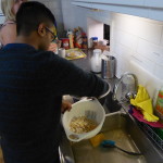 Rostade pumpakärnor making 2
