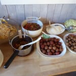 kryddig-gronsakssas-med-kottbullar-och-bonpasta